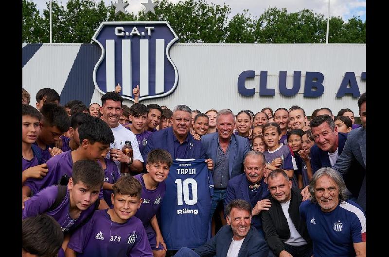 Diferencias saldadas con Fassi- ldquoChiquirdquo Tapia visitoacute las instalaciones de Talleres de Coacuterdoba