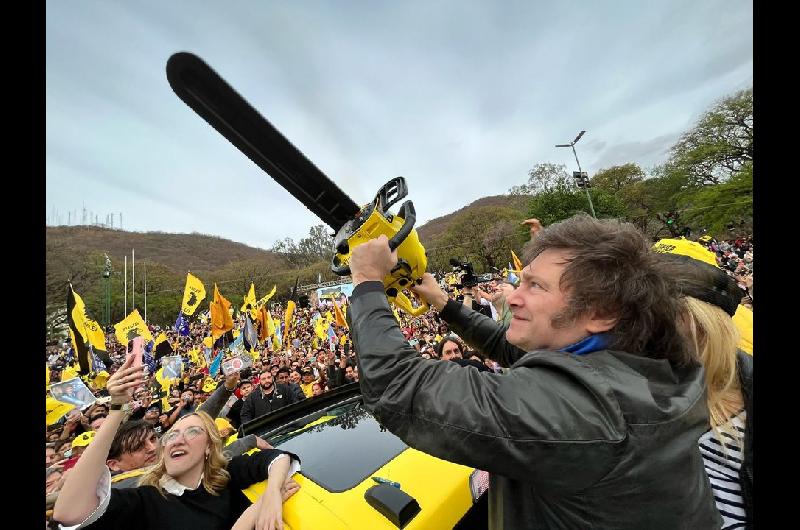 Sigue la motosierra- Milei quiere llevar el gasto puacuteblico al 25-en-porciento- del PIB y recortaraacute seis puntos maacutes