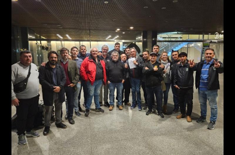 Aceiteros firman una paritaria con un miacutenimo de maacutes de  2000000