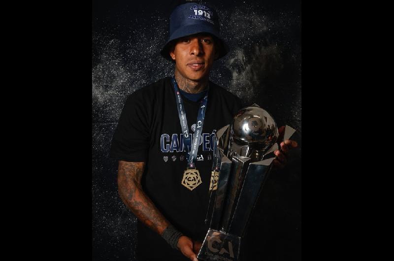 Del repudio al silencio- el doble estaacutendar con Sebastiaacuten Villa