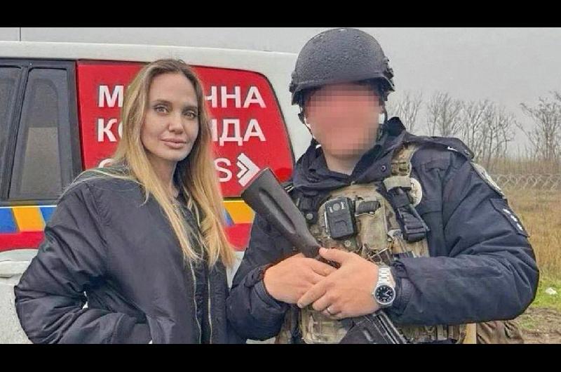 La sorpresiva aparicioacuten de Angelina Jolie en Ucrania