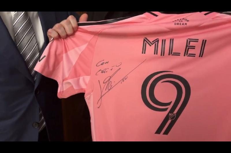 ldquoYo tambieacuten puedo felicitar a un zurdordquo- el reconocimiento de Javier Milei a Lionel Messi