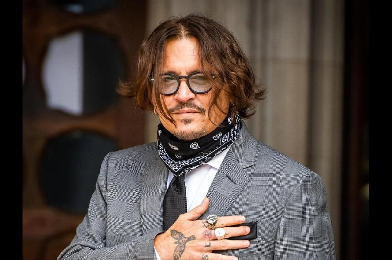 Jorge lo dejardquo- Vero Lozano sorprendioacute y confesoacute que Johnny Depp dormiraacute en el cuarto de ella 