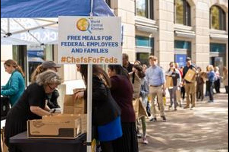 Estados Unidos- maacutes empleados federales recurren a la asistencia alimentaria 