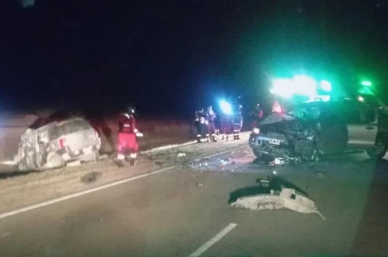 Una colisioacuten frontal  deja dos muertos y cuatro heridos