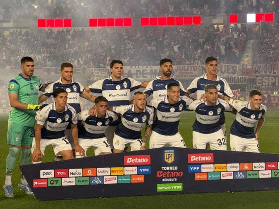 Crisis total en Gimnasia- el plantel profesional no entrenoacute a dos diacuteas del duelo con Veacutelez