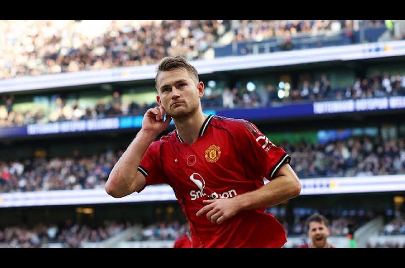 Manchester United rescatoacute un empate agoacutenico ante Tottenham 