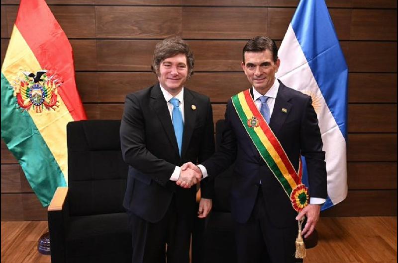 Milei saludoacute al presidente electo de Bolivia Rodrigo Paz Pereira tras la ceremonia de asuncioacuten