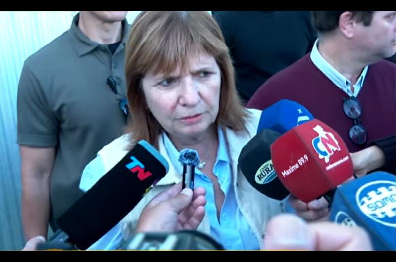 Bullrich recorrioacute zonas inundadas en la Provincia y anuncioacute asistencia maquinaria y creacuteditos