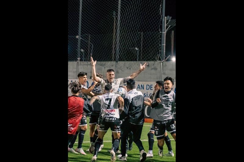 Estudiantes vencioacute a Estudiantes de Riacuteo Cuarto y viaja a Coacuterdoba con ventaja en la semifinal del Reducido