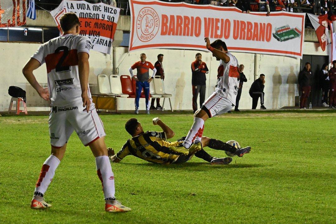 Deportivo Moroacuten vencioacute a Deportivo Madryn en la ida del Reducido de la Primera Nacional