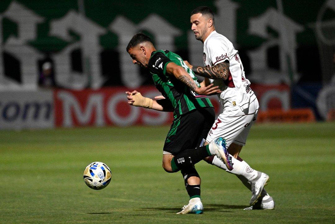 San Martiacuten de San Juan consiguioacute un empate agoacutenico ante Lanuacutes y suentildea con la permanencia en Primera Divisioacuten