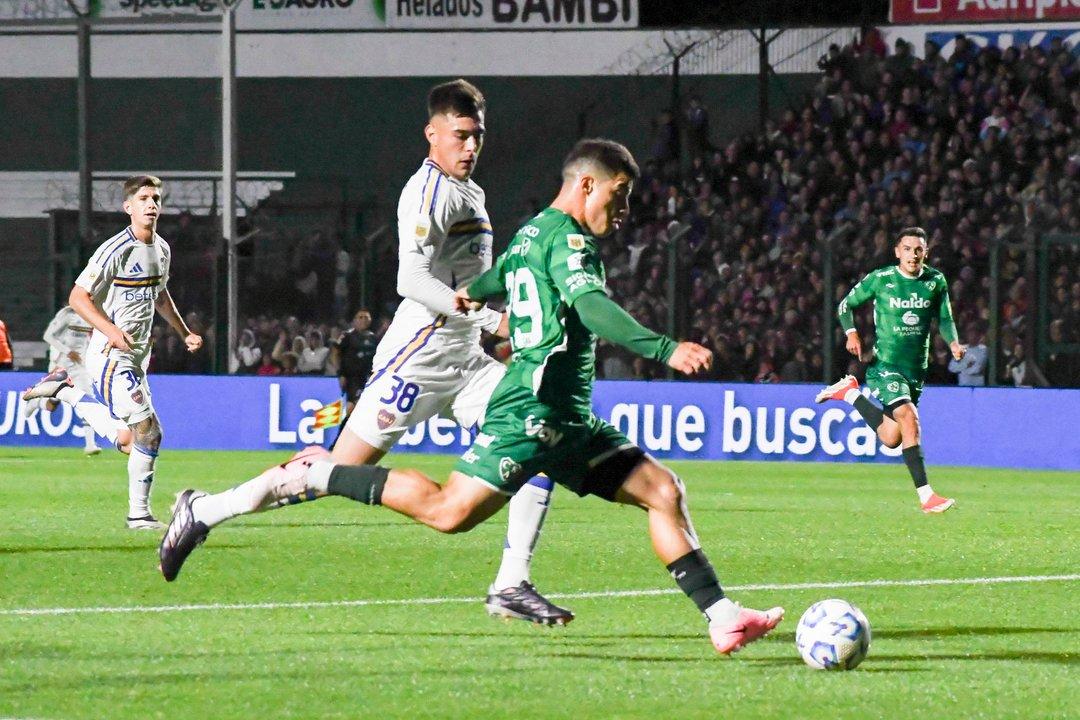 Coacutemo ver en vivo Sarmiento de Juniacuten vs Instituto- horario y formaciones