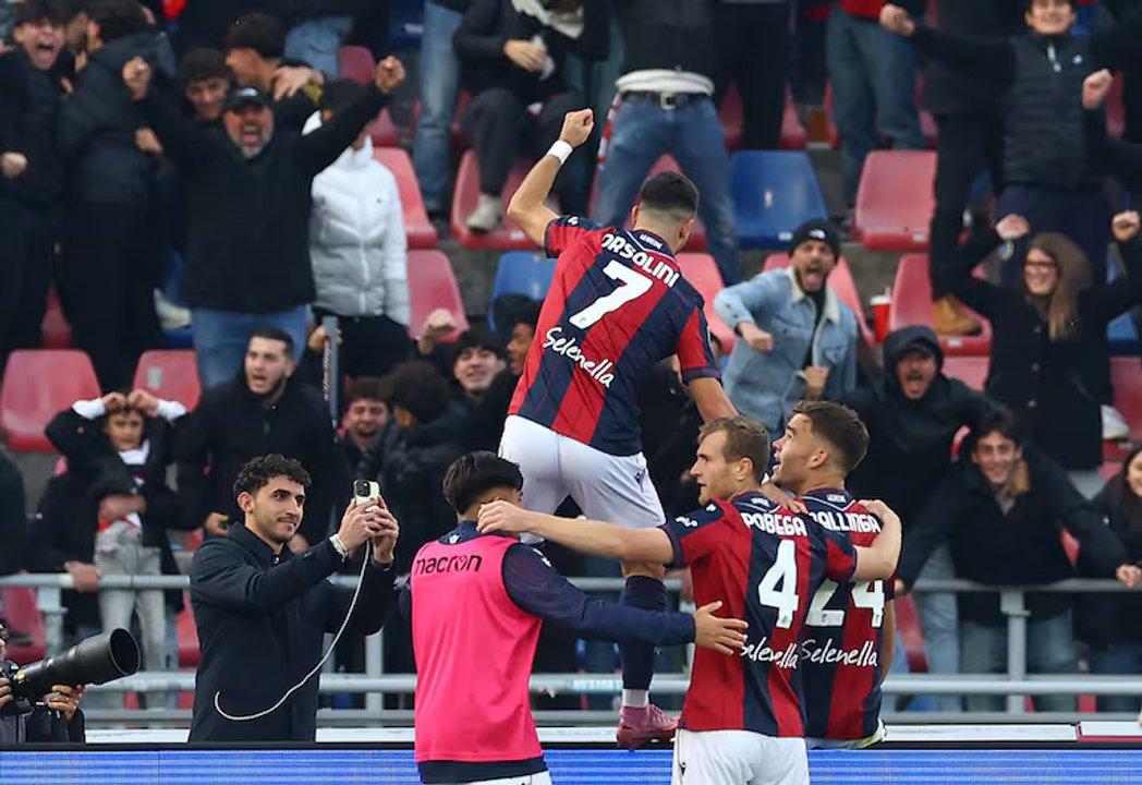 El Napoli cayoacute contra el Bologna y perdioacute el liderazgo en la Serie A