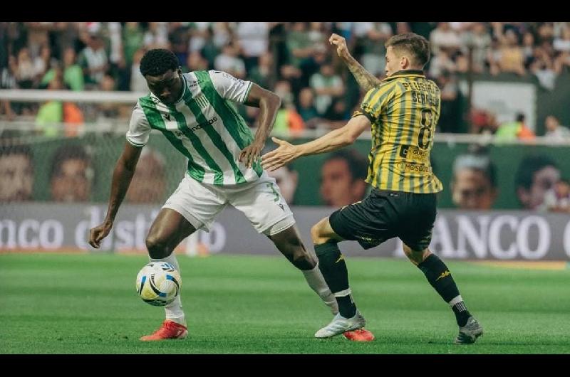 Aldosivi vencioacute a Banfield sobre el final y tomoacute aire en la lucha por el descenso