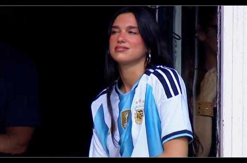 ldquoMe encantaldquo- Dua Lipa sorprendioacute a sus fans al analizar el Superclaacutesico