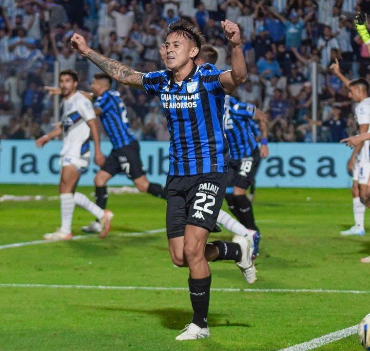 Atleacutetico Tucumaacuten vencioacute a Godoy Cruz y volvioacute a sonreiacuter en el Joseacute Fierro