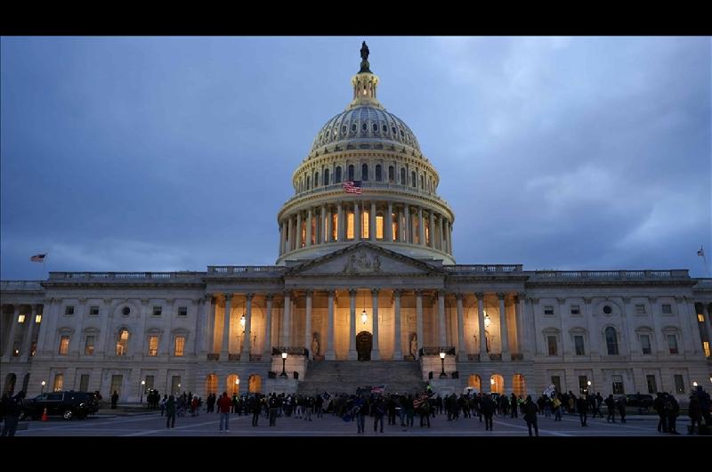 El Senado de Estados Unidos busca poner fin al cierre gubernamental maacutes largo de su historia