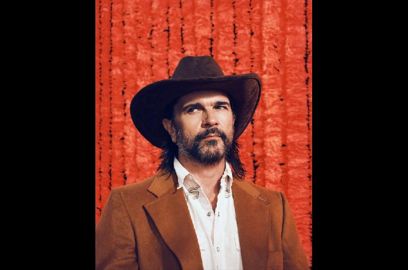 Juanes compartioacute imaacutegenes exclusivas del rodaje de ldquoUn beso de novelardquo