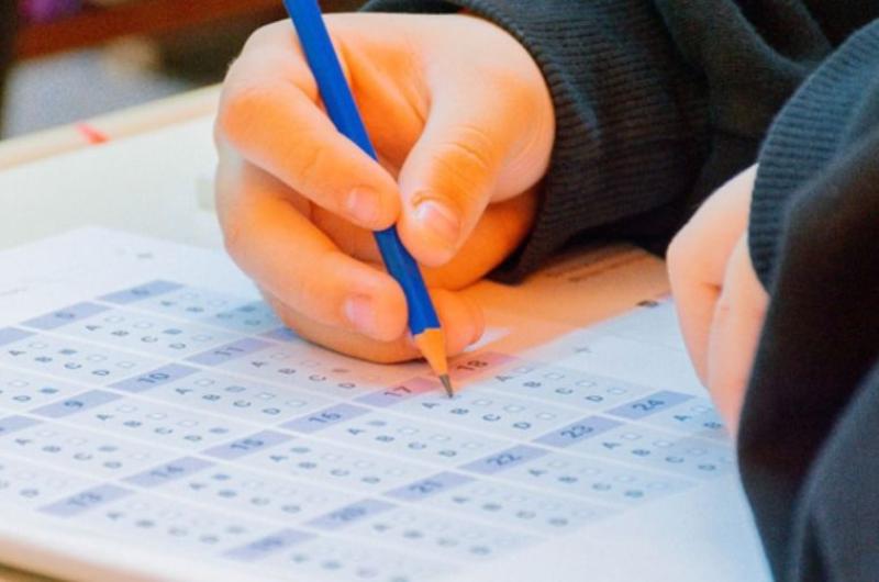 Estudiantes de sexto grado participan de la evaluacioacuten nacional Aprender 2025