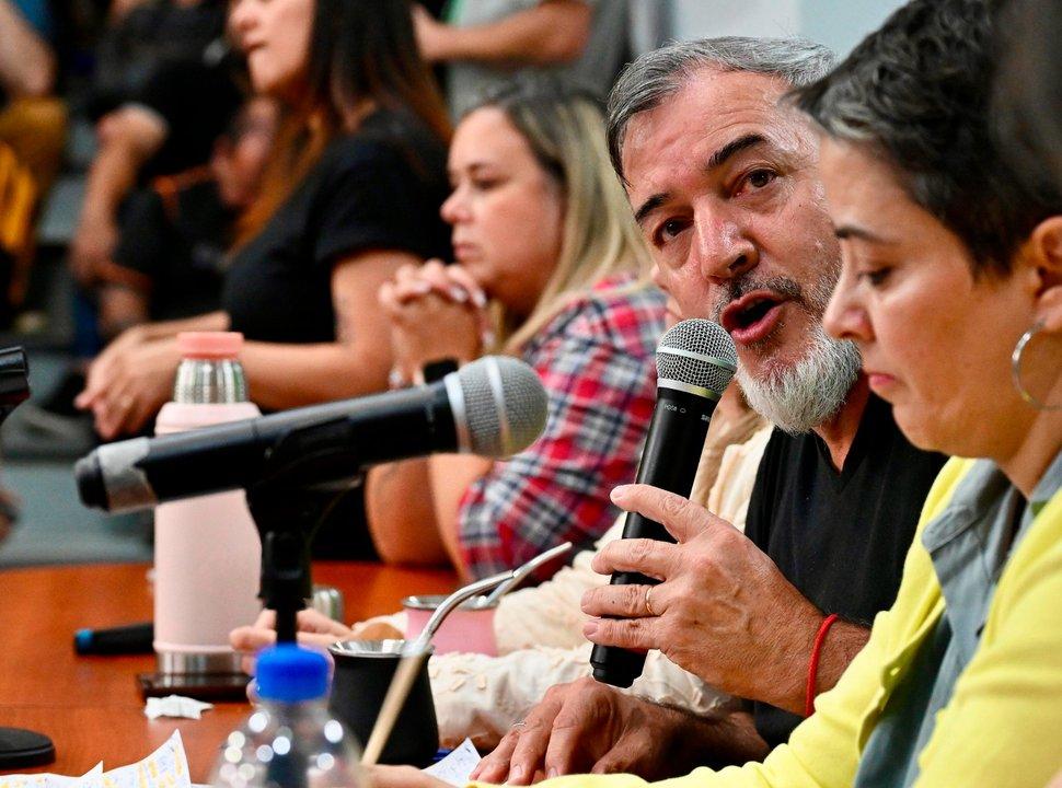 Sindicalismo fragmentado- la CGT firmoacute sus nuevos cargos y ATE lanzoacute el primer paro tras las elecciones