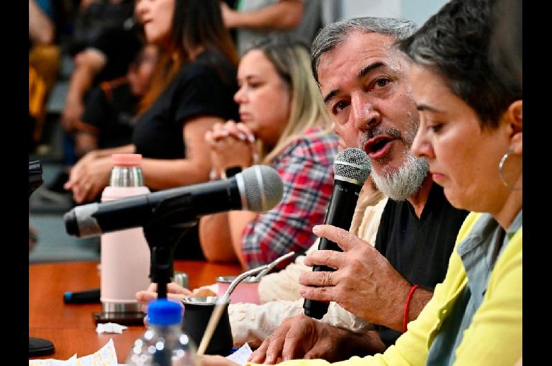 Sindicalismo fragmentado- la CGT firmoacute sus nuevos cargos y ATE lanzoacute el primer paro tras las elecciones