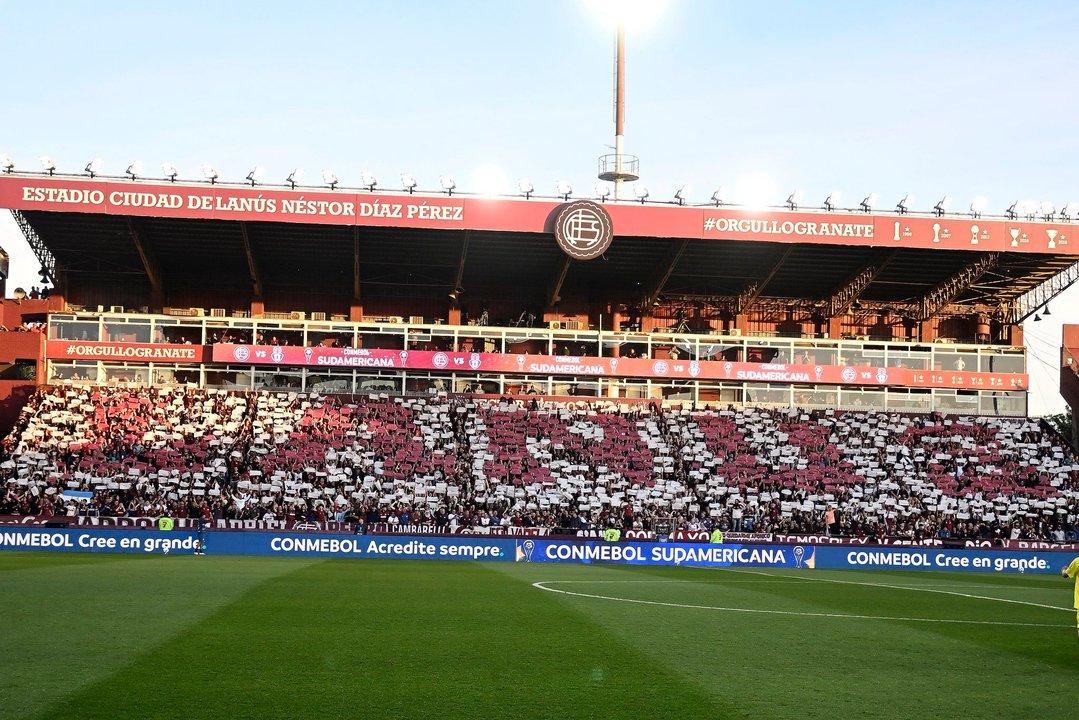 Lanuacutes desatoacute una locura total- micros y vuelos agotados para viajar a la final en Asuncioacuten