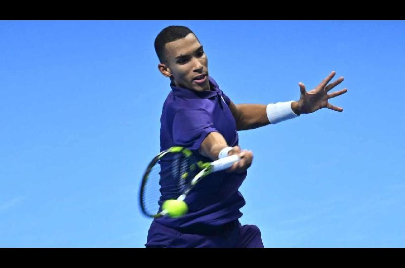 ATP Finals- Auger-Aliassime le ganoacute a Shelton y se ilusiona con clasificar a las semifinales
