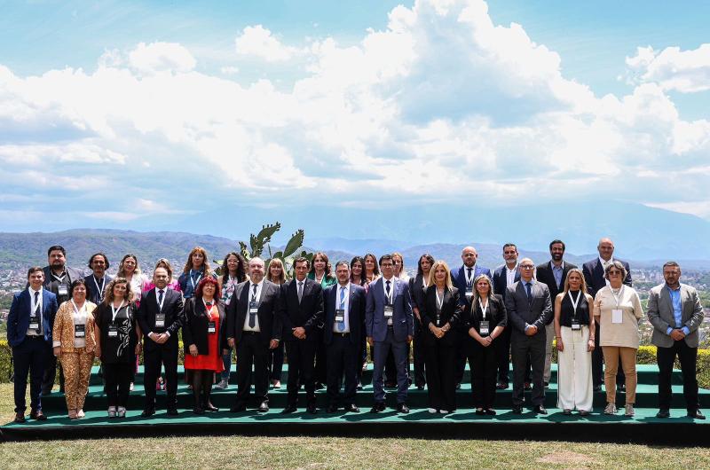 Funcionarios de Presupuesto y Finanzas deliberan en Jujuy 