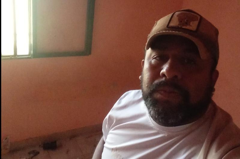 Exfutbolista de Gimnasia quedoacute en la calle tras 15 antildeos en su vivienda