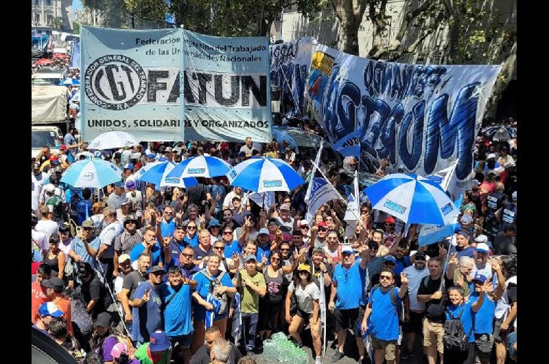 Los no docentes universitarios pararaacuten el mieacutercoles 19 en todo el paiacutes 