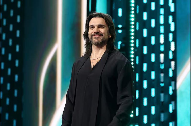 Juanes apostoacute por darle un giro a su musica y colaboroacute con artistas actuales