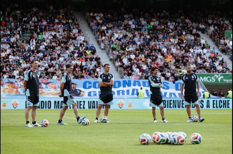 Argentina aterrizoacute en Angola para el amistoso en la fecha FIFA