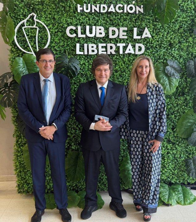 ldquoTremenda noticiardquo- ante libertarios Javier Milei celebroacute el acuerdo de Argentina con Estados Unidos