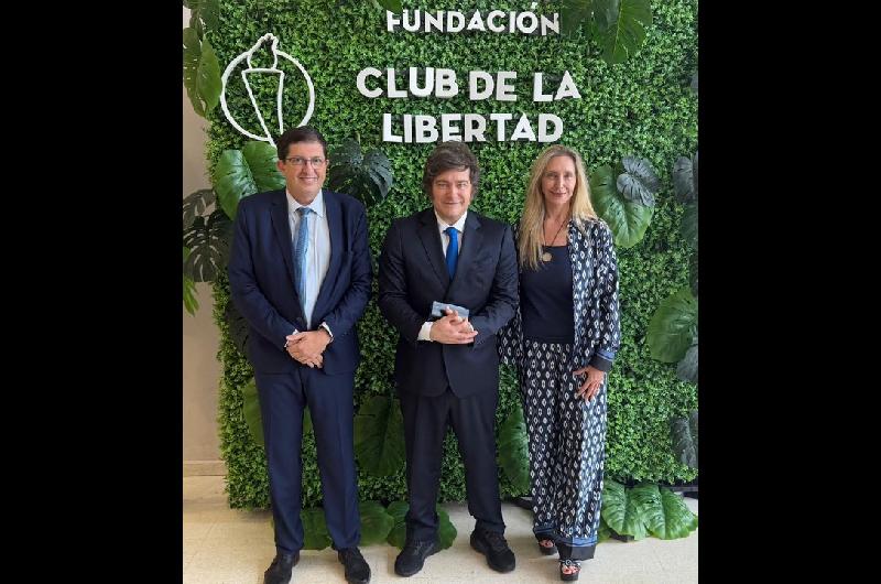 ldquoTremenda noticiardquo- ante libertarios Javier Milei celebroacute el acuerdo de Argentina con Estados Unidos