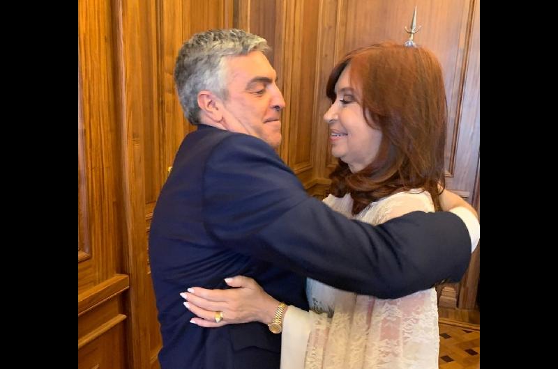 Abogado de Cristina Kirchner amenaza a Milei y su hermana- ldquoVoy por vosrdquo