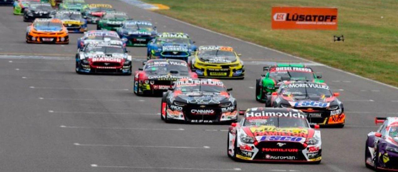 Agustiacuten Canapino va por el tiacutetulo anticipado del Turismo Carretera en Toay