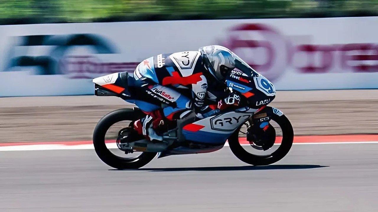 Morelli y Perrone brillaron en Valencia- gran clasificacioacuten argentina en el cierre de Moto3