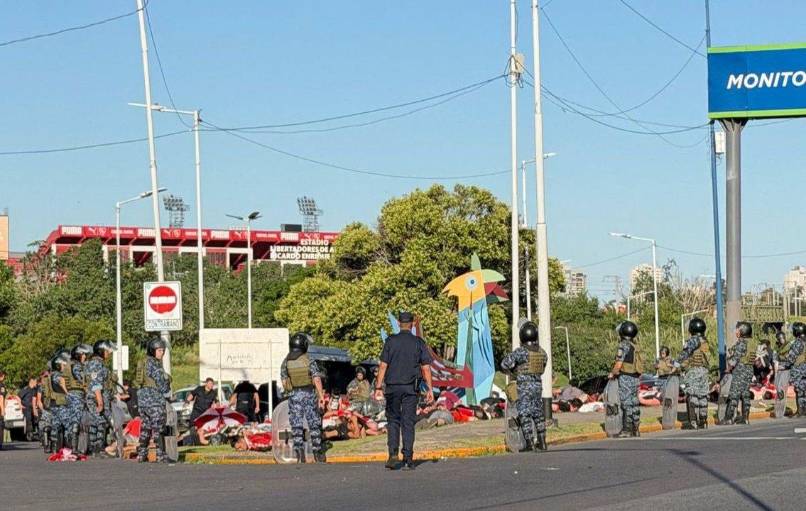 Independiente- detuvieron a ldquoBeboterdquo Aacutelvarez junto a maacutes de 100 barras de ldquoLos Diablos Rojosrdquo