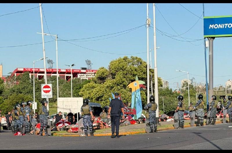 Independiente- detuvieron a ldquoBeboterdquo Aacutelvarez junto a maacutes de 100 barras de ldquoLos Diablos Rojosrdquo