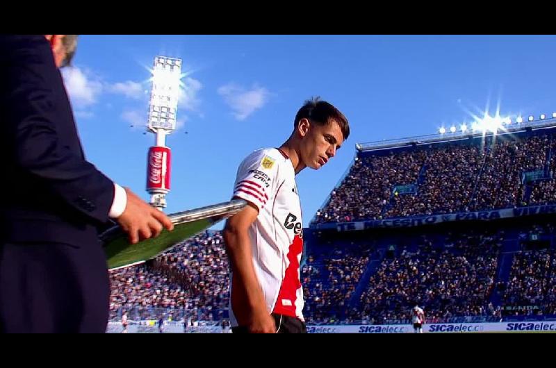 Quieacuten es Joaquiacuten Freitas el delantero juvenil que debutoacute en River ante Veacutelez