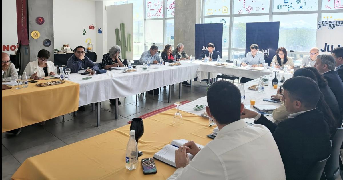 Paritarias- el Gobierno otorgaraacute bono de fin de antildeo de 300000 