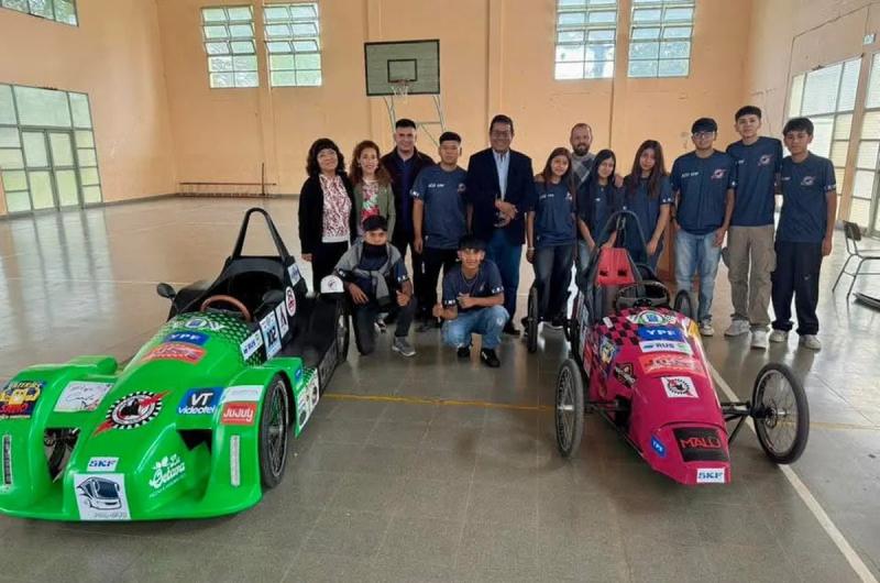  Joacutevenes de Palpalaacute representaron a Jujuy 