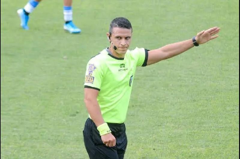 Lamentable- el aacuterbitro Andreacutes Gariano amenazoacute con golpear al entrenador de Huracaacuten