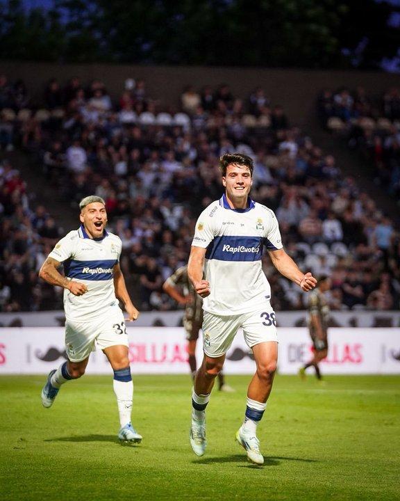 Gimnasia le ganoacute a Platense por 3 a 0 y se metioacute en zona de playoffs