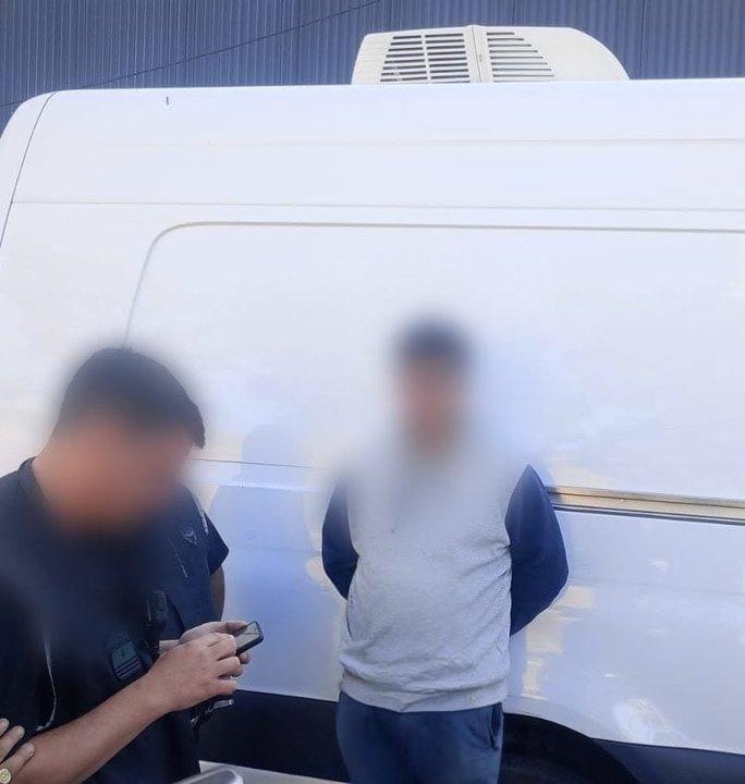 La Policiacutea de la Ciudad detuvo a un proacutefugo por estafa en la cancha de Barracas