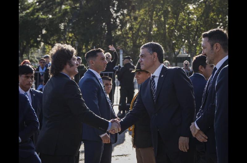 Milei felicitoacute a Jorge Macri por colocar deuda a baja tasa en el mercado internacional