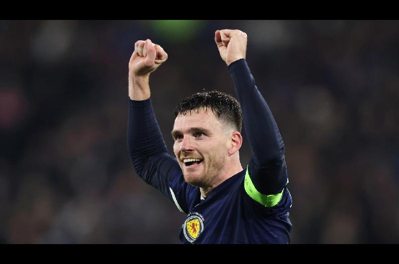 Andrew Robertson clasificoacute al Mundial con Escocia y recordoacute a Diogo Jota