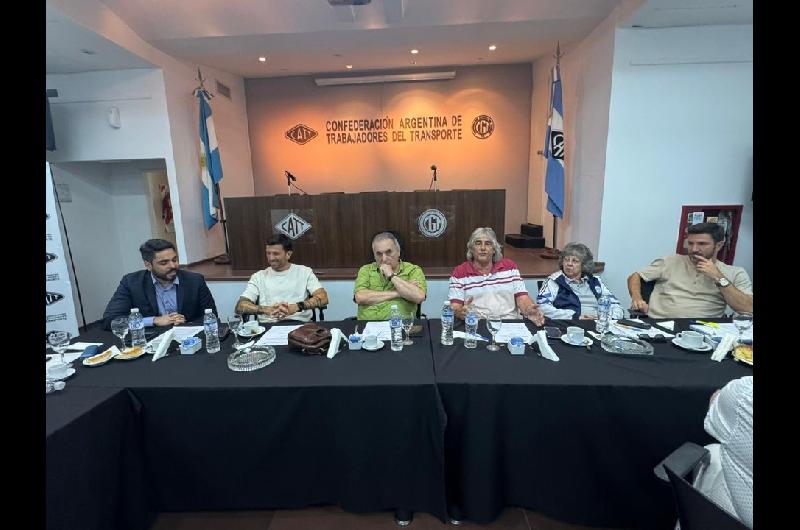 Gremios del transporte reclaman ldquoarticular esfuerzosrdquo contra la reforma laboral