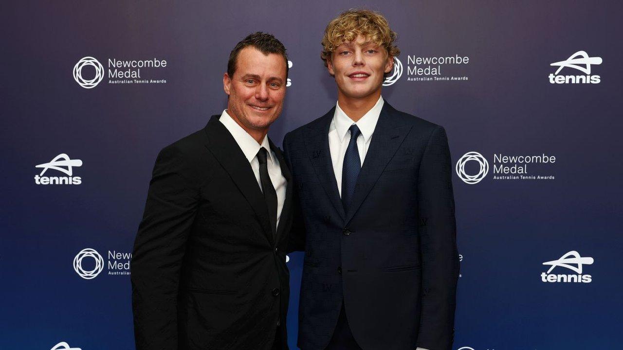 Hewitt volvioacute del retiro para jugar en dobles con su hijo